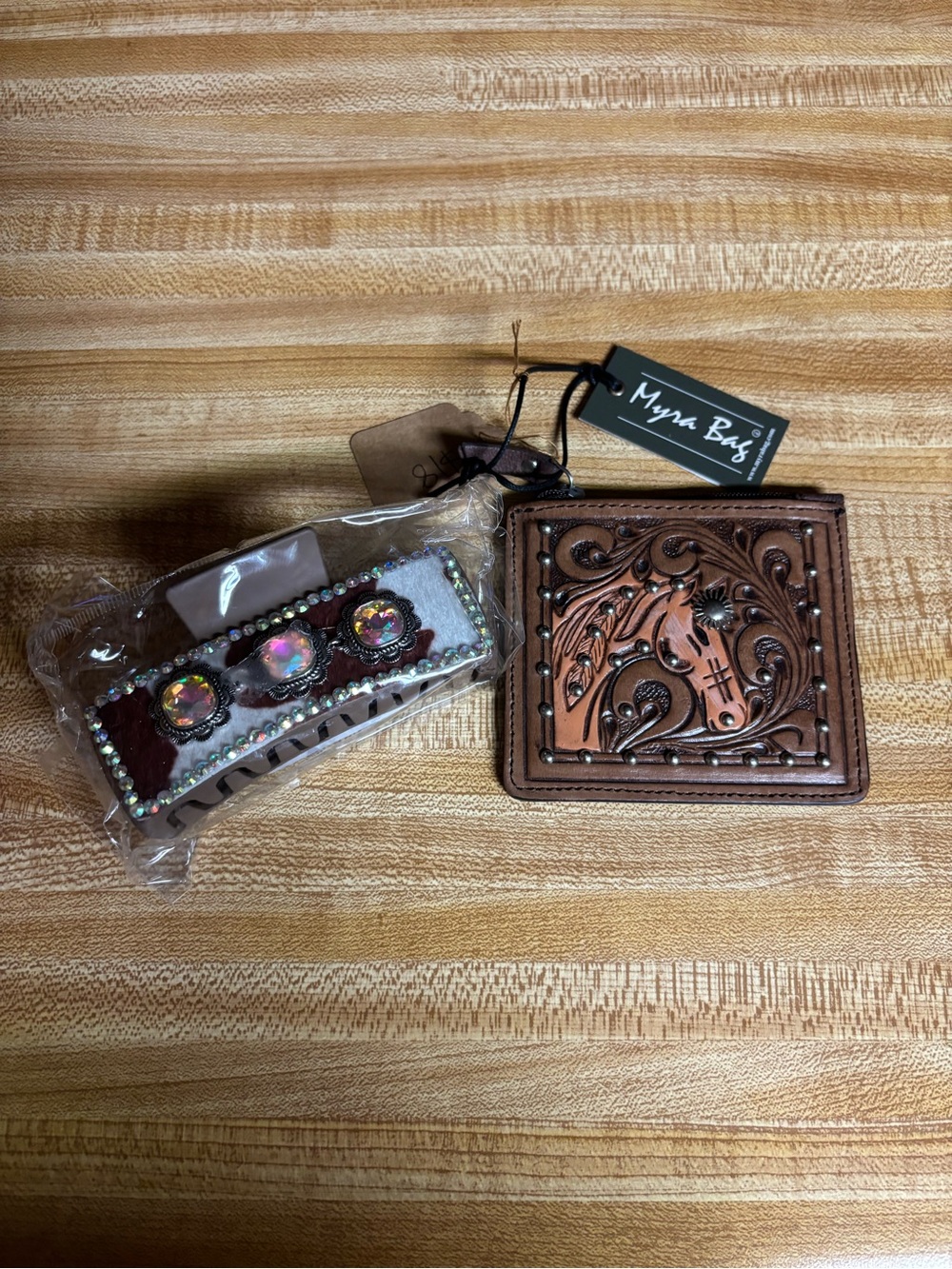 Myra Card Holder & Hair Clip